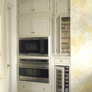 Oven And Kitchen Cabinets